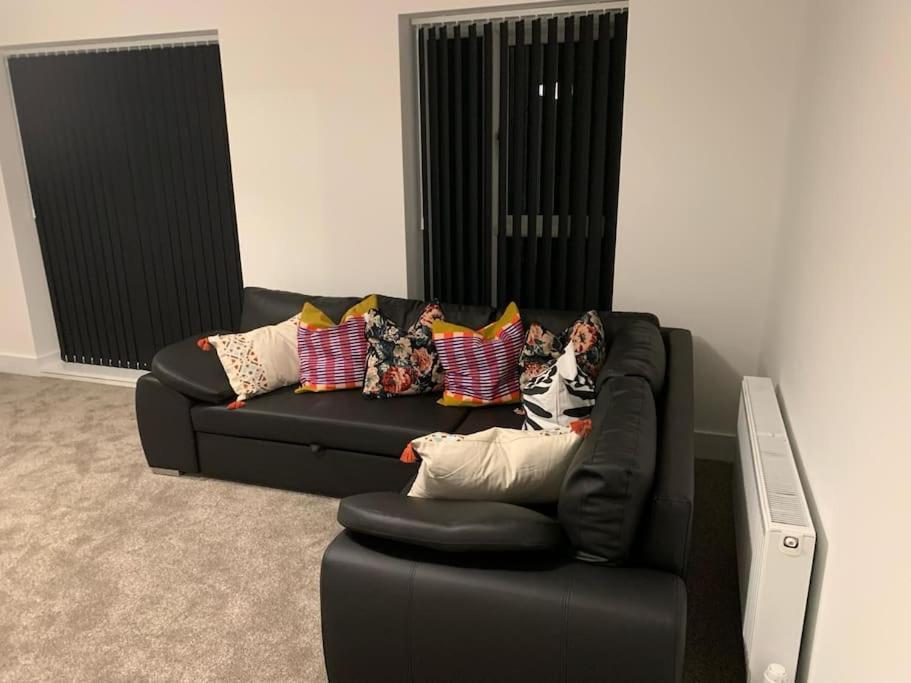 Brand New Entire 4 Bed House Multiple Free Parking Early Check-In Late Check- Out Allowed South Ockendon 外观 照片
